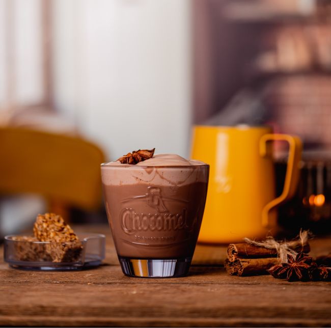 Chocomel opschuimen in melkopschuimer | Chocomel